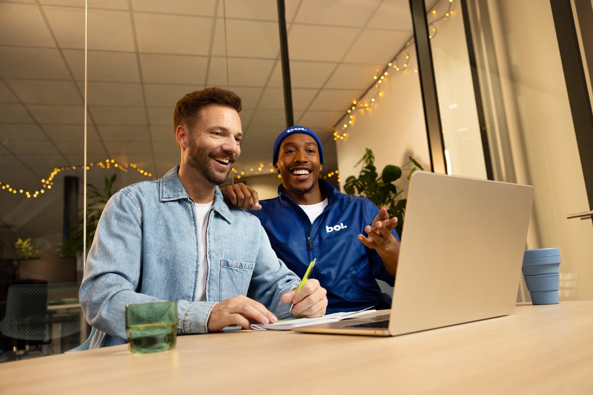 feestdagen-kantoor-partner-trainer-laptop-promoties