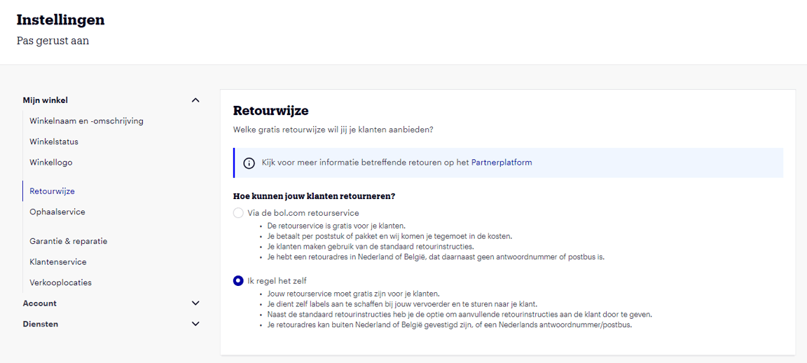 Bildschirm eines Online-Retourenportals, auf dem ein Kunde die Rücksendemethode wählen kann, mit Optionen wie Paketabgabe an einer Servicestelle oder Abholung zu Hause.