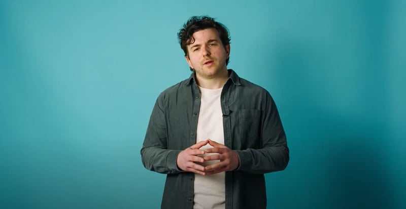 Daan Koopman, the presenter in the video.