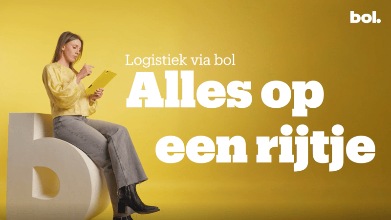 Charlotte ter Laak, presentator van deze video, zit op een grote b.