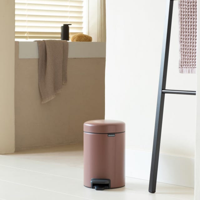 Pedaalemmer-brabantia.jpg Pedaalemmer-brabantia.jpg