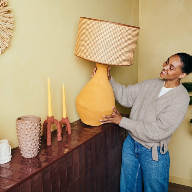 Vrouw met lamp Vrouw met lamp