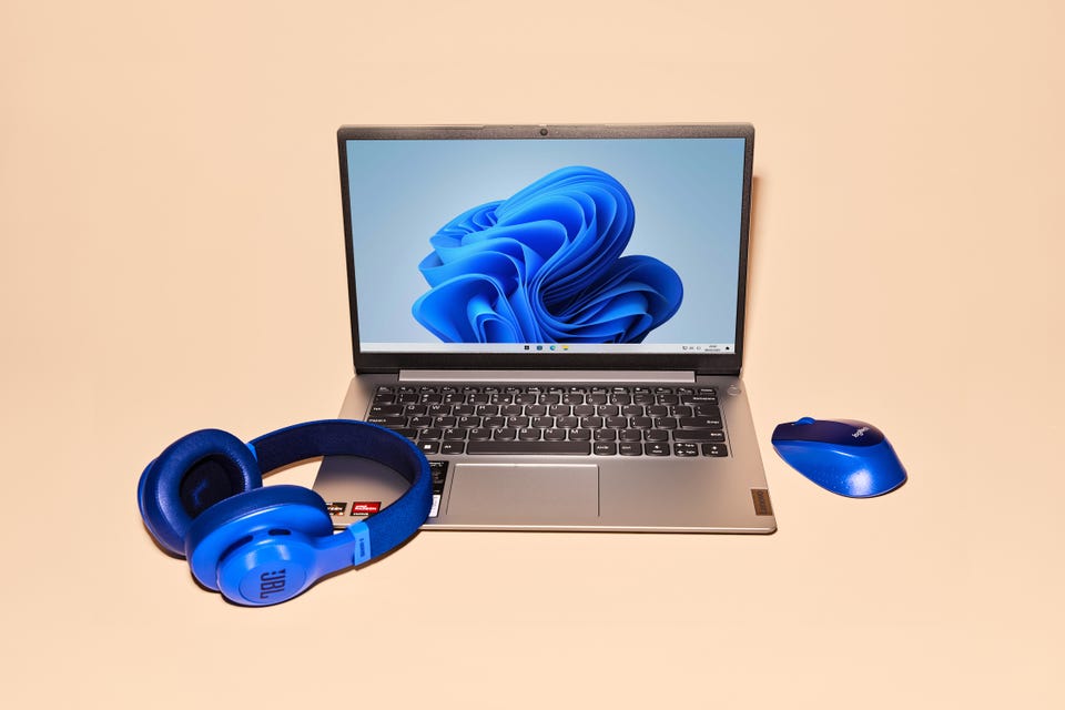 Laptop met accessoires