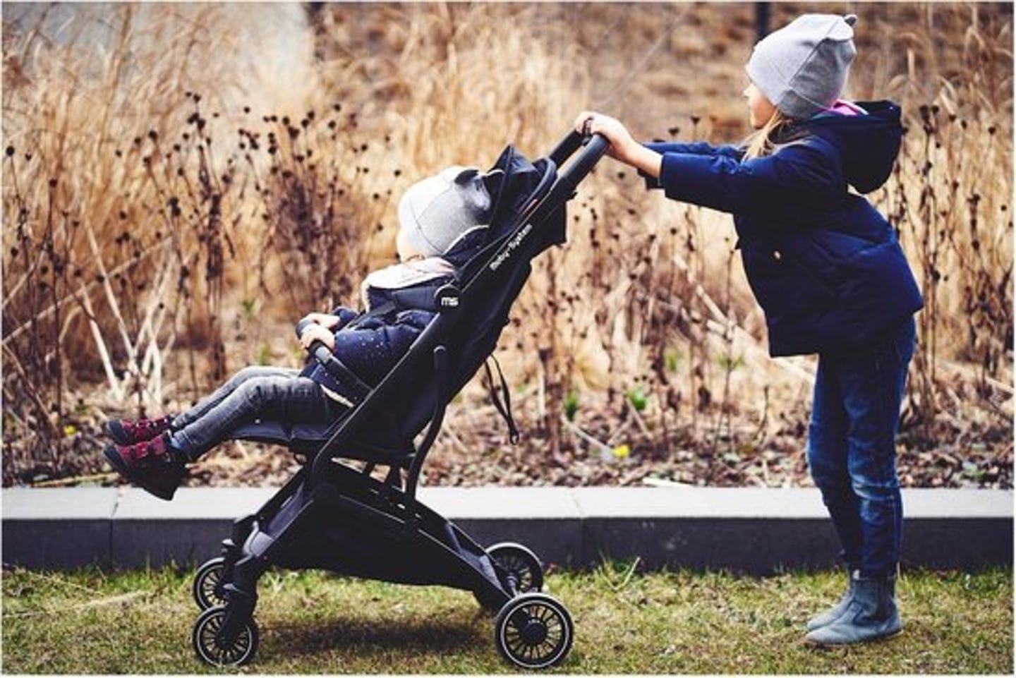 2_kinderen_buggy.jpg