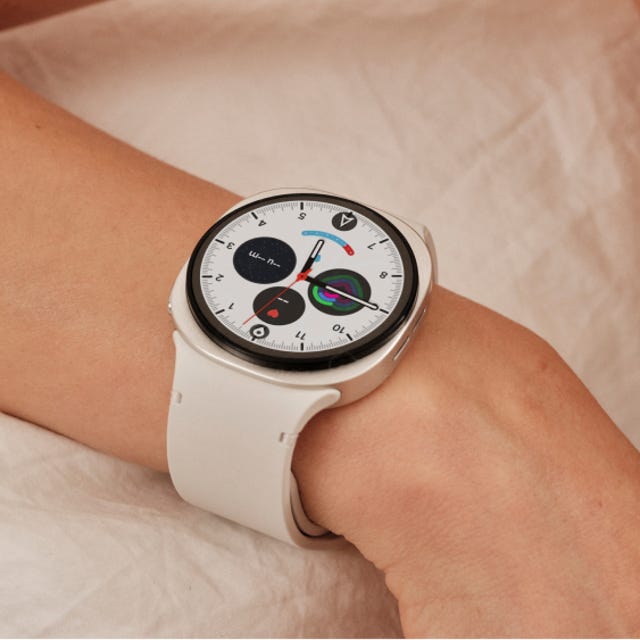 samsung-galaxy-watch8-om-een-pols.png