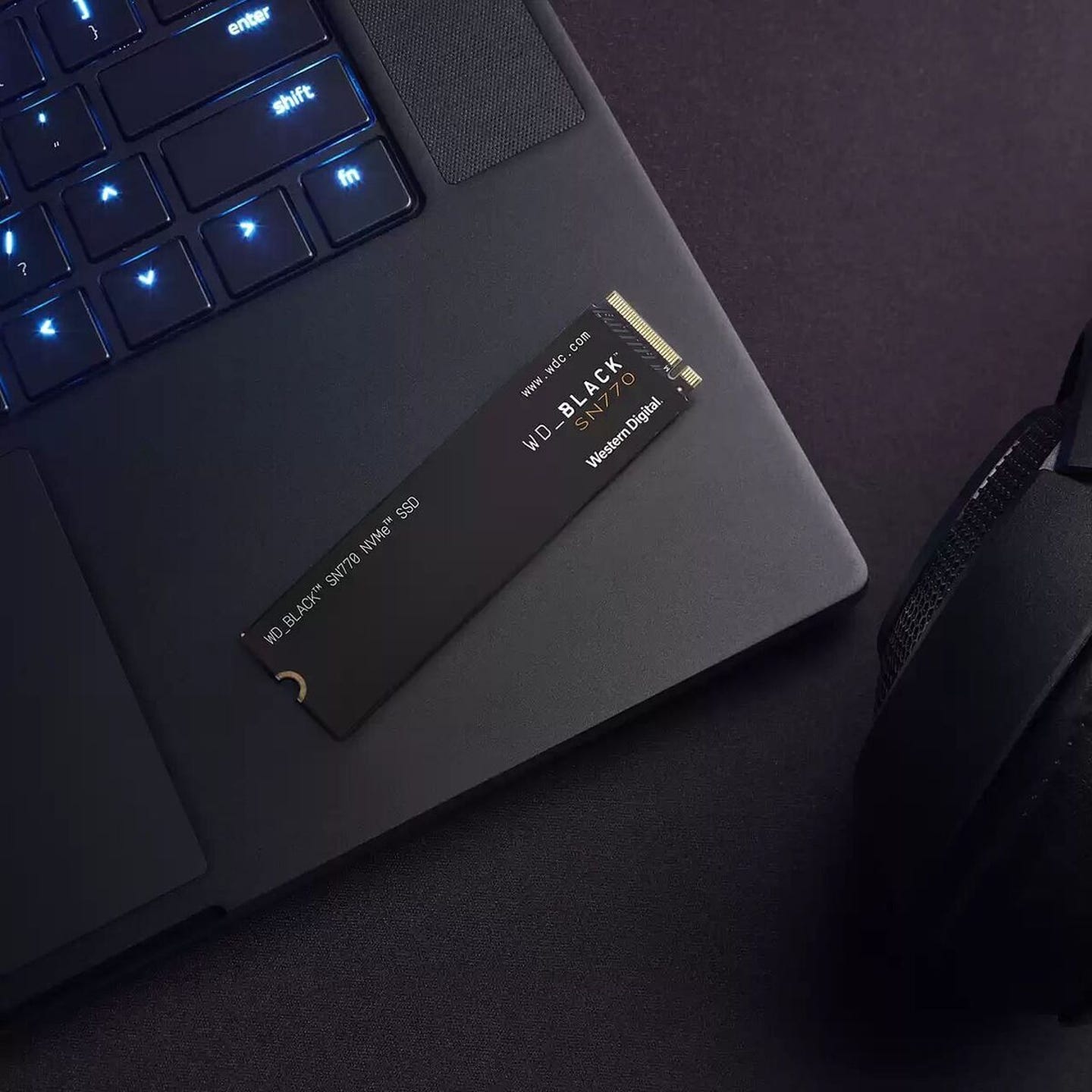 wd-black-sn770-laptop.jpg